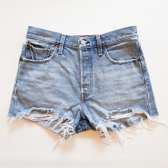 EUC Levi's 501 cutoff denim jean shorts size 27 - Picture 1 of 6